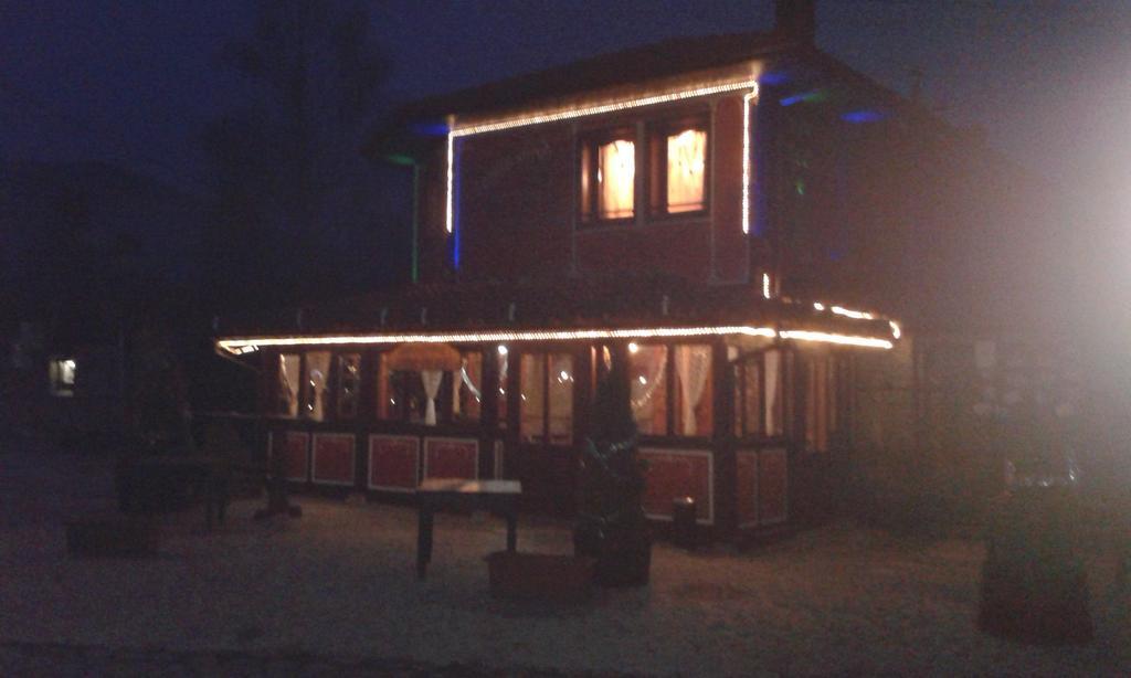 קופריבשטיצה Chuchura Family Hotel מראה חיצוני תמונה